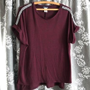 🦋$5/$25 Shirt with pearl and bead accents